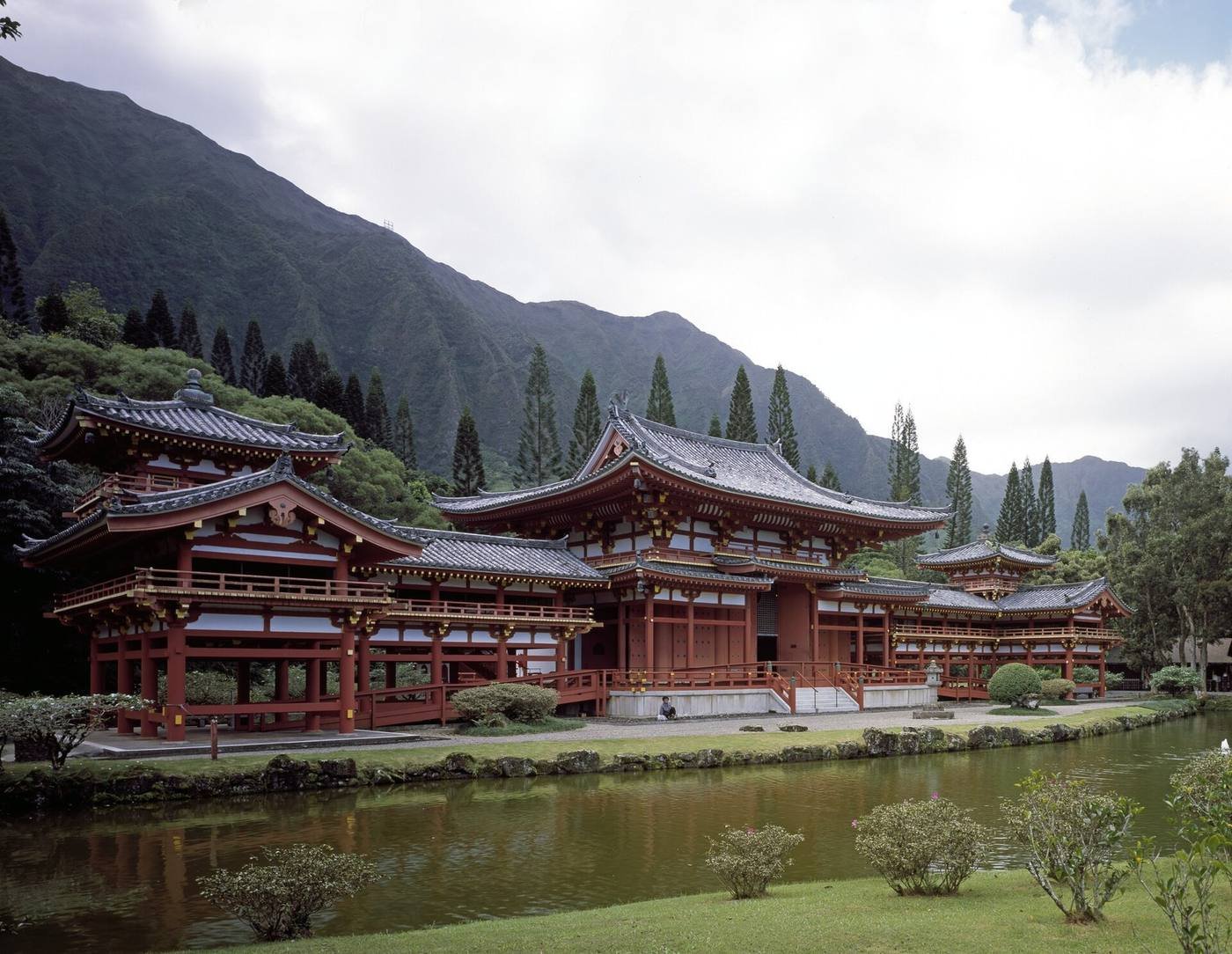 Byodo-In Temple and its koi pond below the Koʻolau Mountains in Kaneohe, Oahu